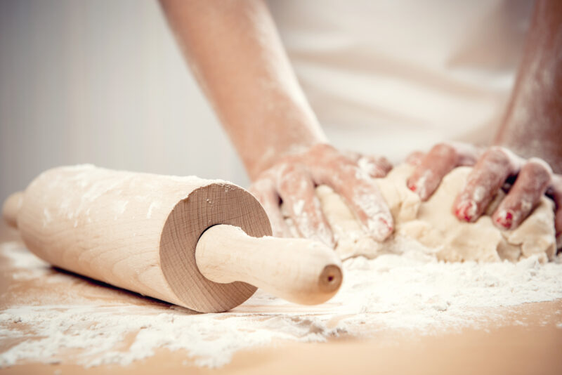 【手作麵包常見問題集整理】麵糰為何變得粗糙？是不是哪個步驟出錯？為何麵包不能保持鬆軟狀態？為您解開以上迷思